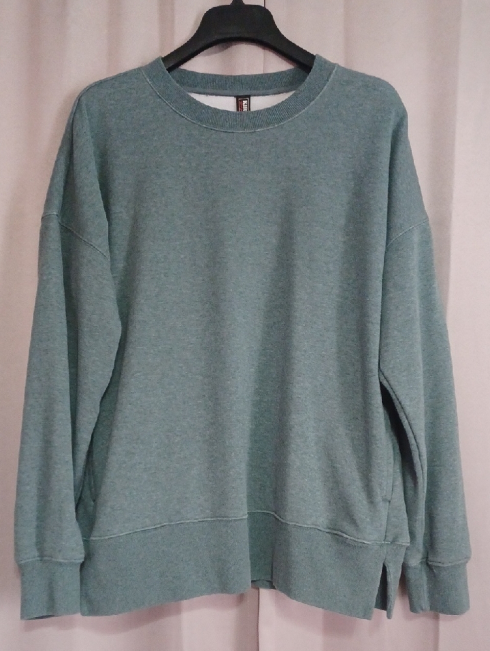 Kirkland Signature Relaxed Crewneck Sweatshirt Sage Green Ribbed Waist Pockets